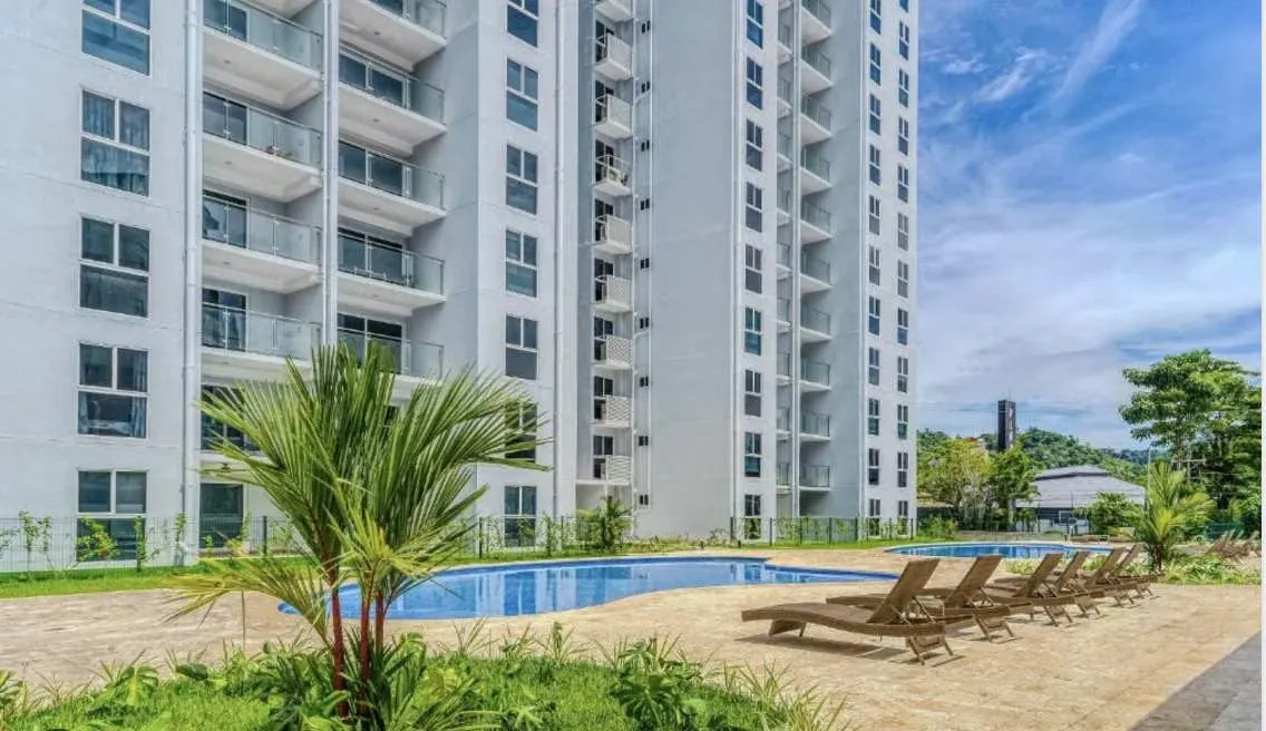 Tu escapada moderna: vida con vista al mar en Viva Jacó