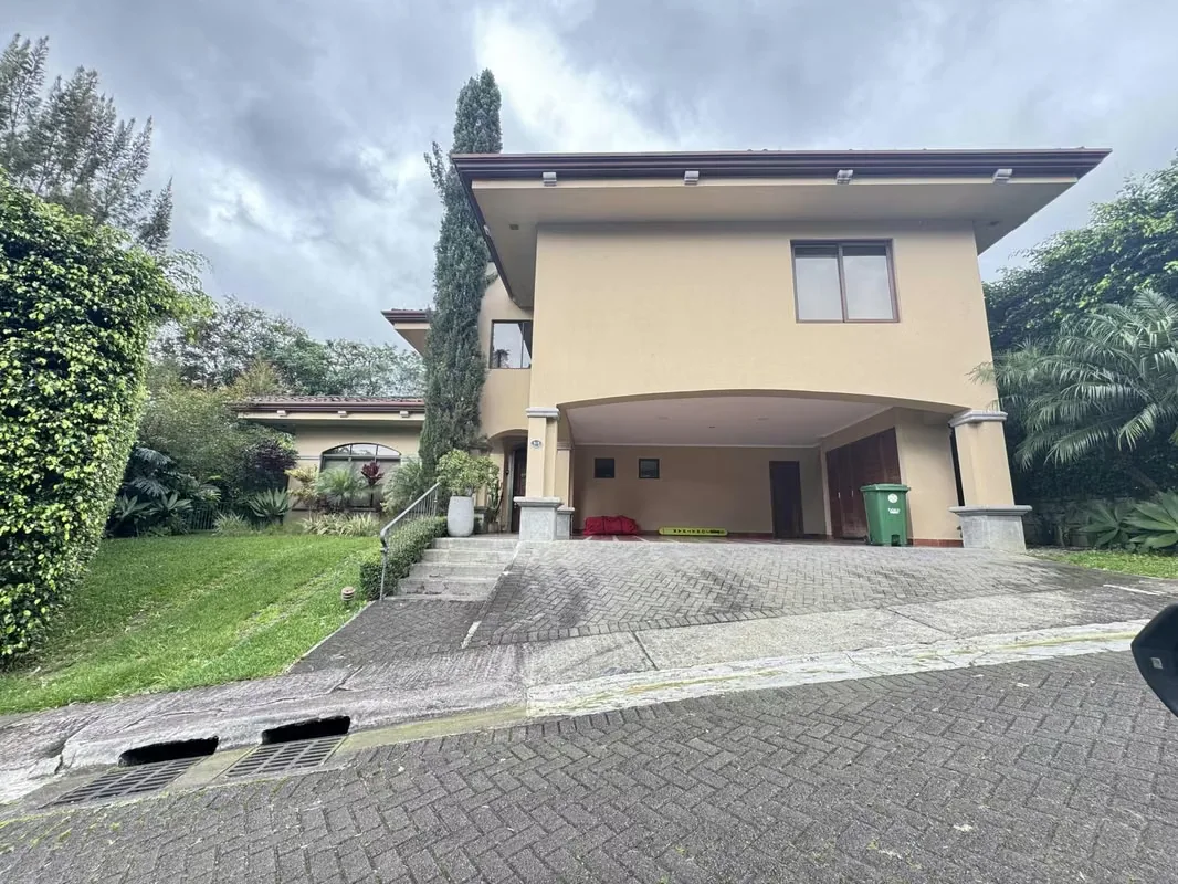 FOR SALE IN CONDOMINIO HACIENDA GREGAL CURRIDABAT