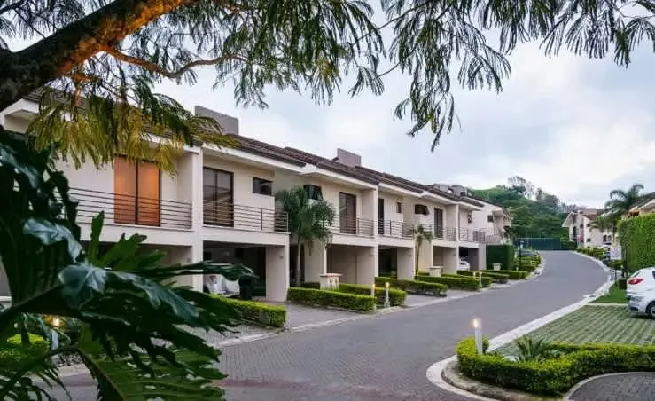 House for sale in Condominio - Santa Ana 5261