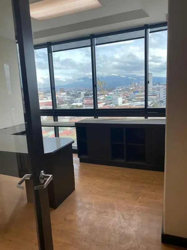 Office for Rent in Torre Mercedes 5603 — photo 3