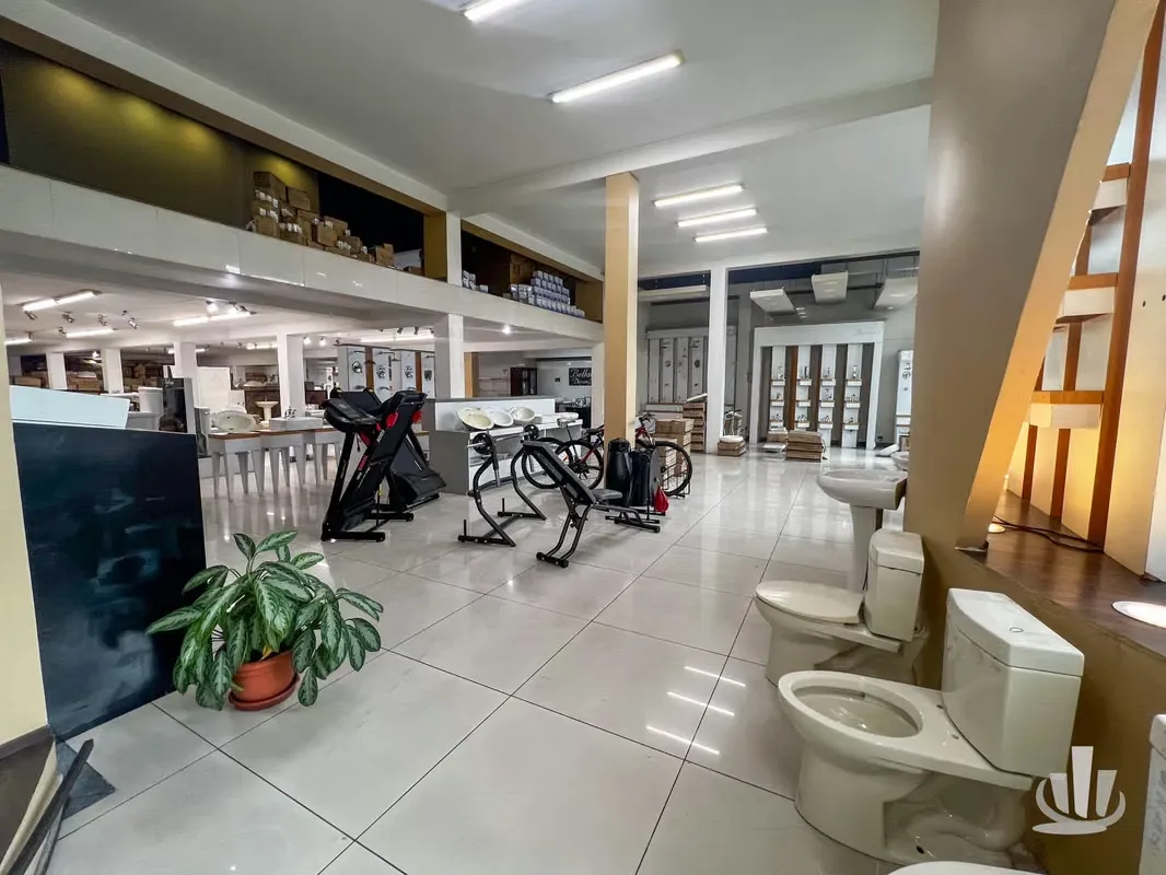 Ubicado estratégicamente en Paseo Colón, contiguo al Hotel Ambassador, esta propiedad excepcional ofrece una oportunidad única para inversionistas y empresarios que buscan un espacio ... — photo 3
