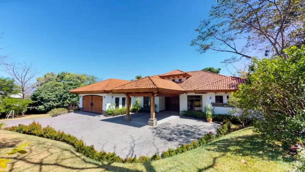 Luxury Property for Sale in Río Oro, Santa Ana (MA).