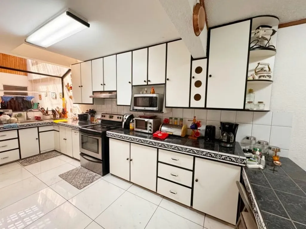 House for sale in Rohmoser