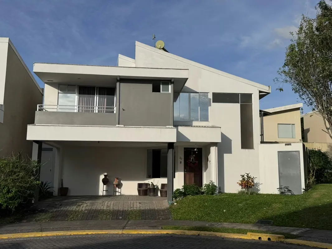 Venta de Hermosa Casa en Sabanilla, id 38884