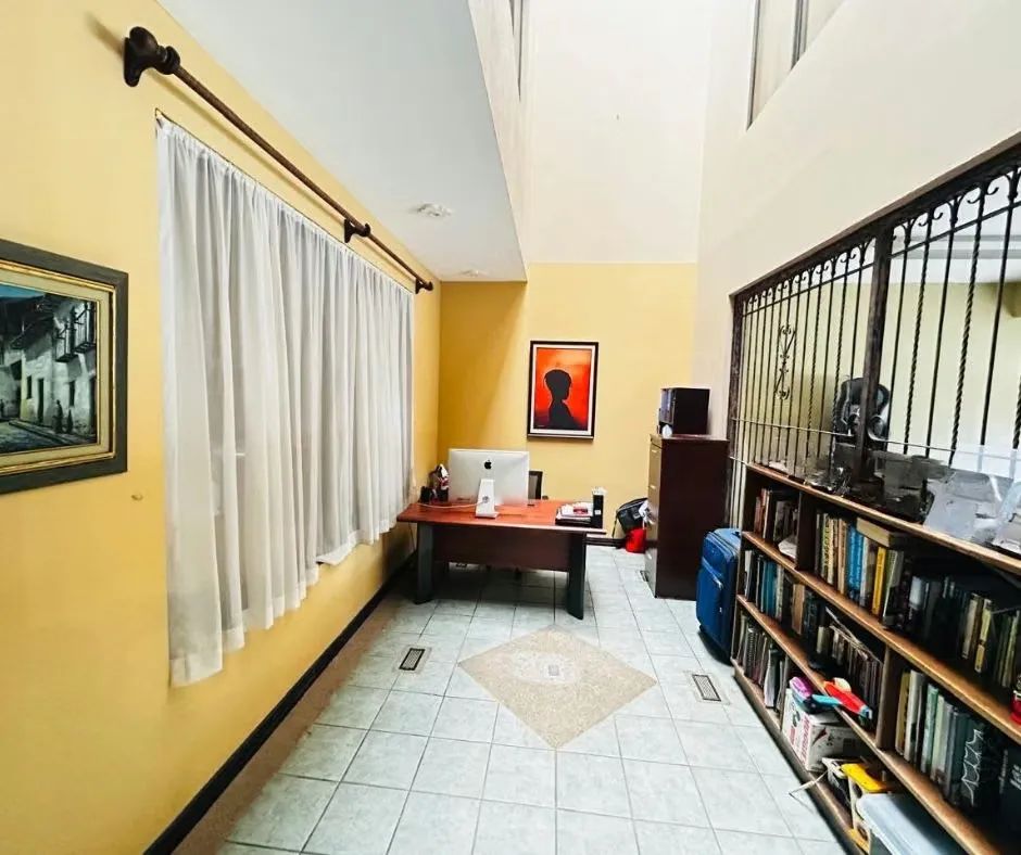 Venta de edificio con cinco apartamentos tipo Loft en San Rafael de Montes de Oca. Cada Apartamento contiene: 1 habitación, closet en melamina, piso cerámico, 1 baño con puerta de ... — photo 2
