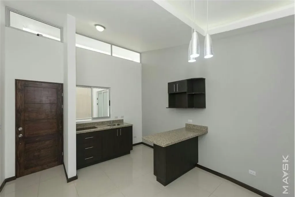 Venta de edificio con cinco apartamentos tipo Loft en San Rafael de Montes de Oca. Cada Apartamento contiene: 1 habitación, closet en melamina, piso cerámico, 1 baño con puerta de ... — photo 3