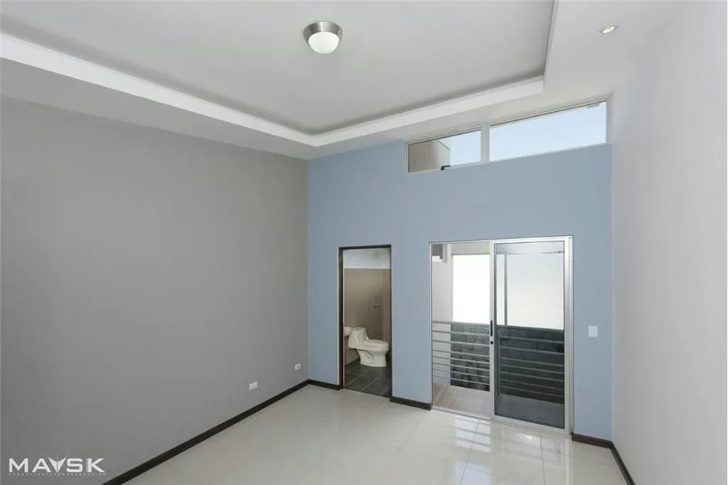 Venta de edificio con cinco apartamentos tipo Loft en San Rafael de Montes de Oca. Cada Apartamento contiene: 1 habitación, closet en melamina, piso cerámico, 1 baño con puerta de ... — photo 5