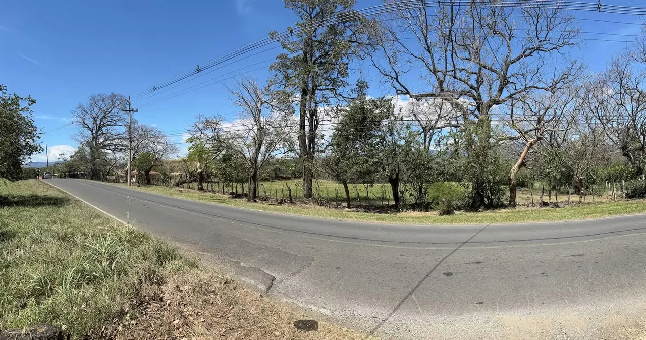Land sale of 32,075m2 (three hectares plus two thousand meters)