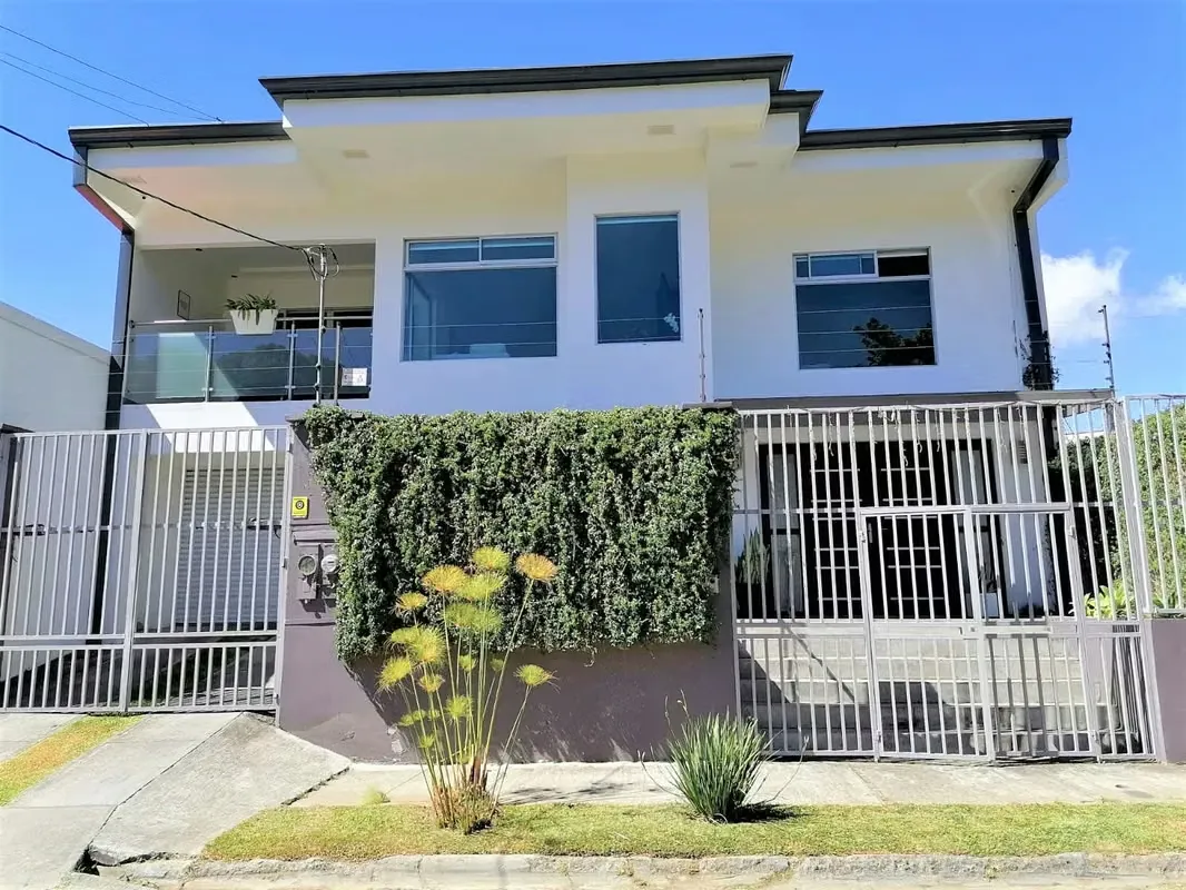 Venta de amplia casa , Curridabat id #35048