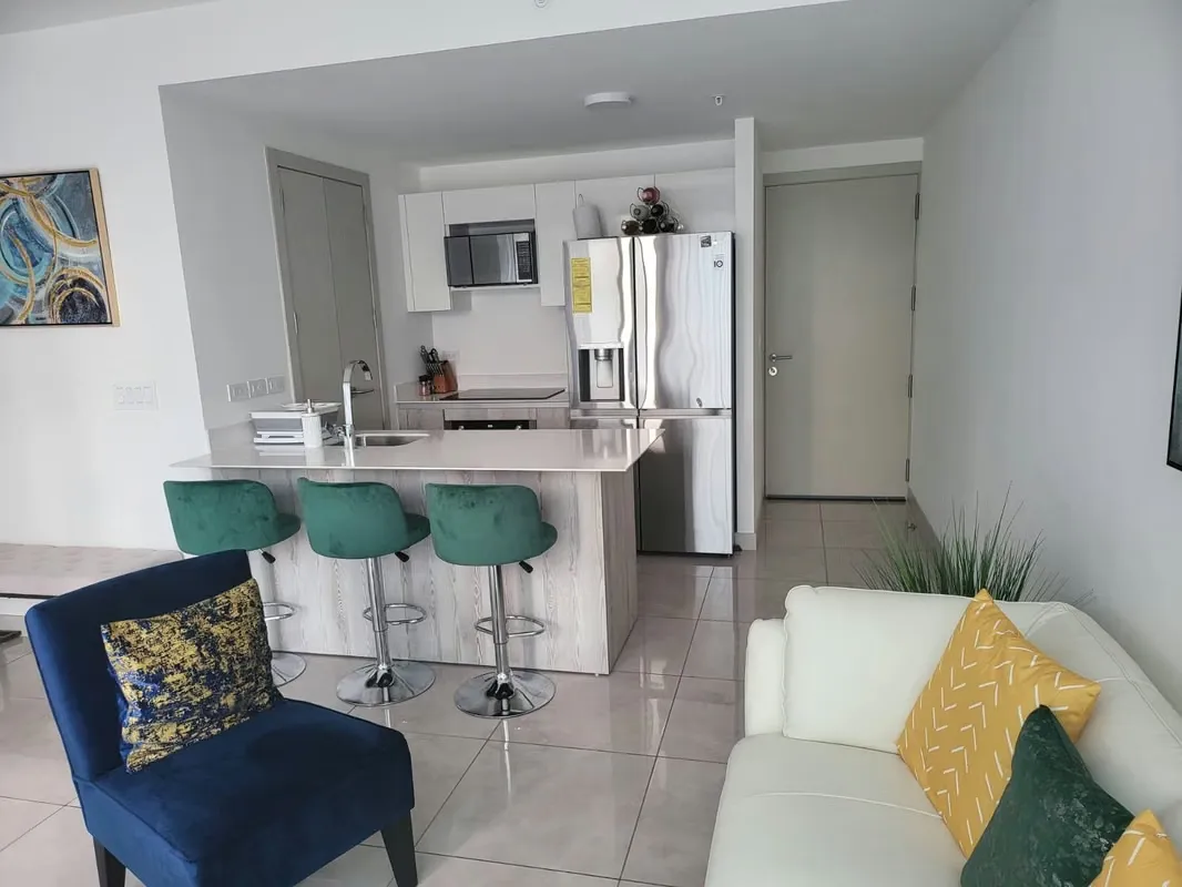 SE ALQUILA HERMOSO APARTAMENTO DE 2 HABITACIONES EN NÚCLEO SÁBANA