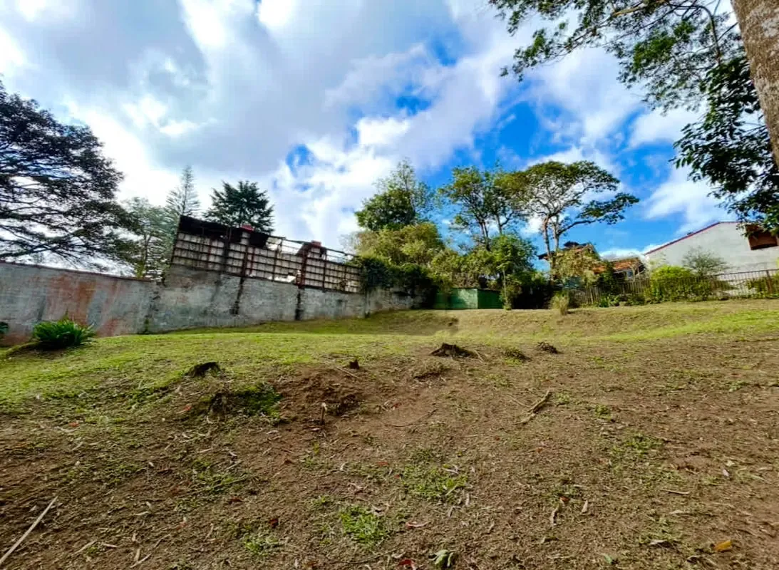 Este amplio lote de 1.417 m² se encuentra en una ubicación privilegiada en San Ramón, La Unión, rodeado de naturaleza, ofreciendo la combinación perfecta entre ... — photo 2