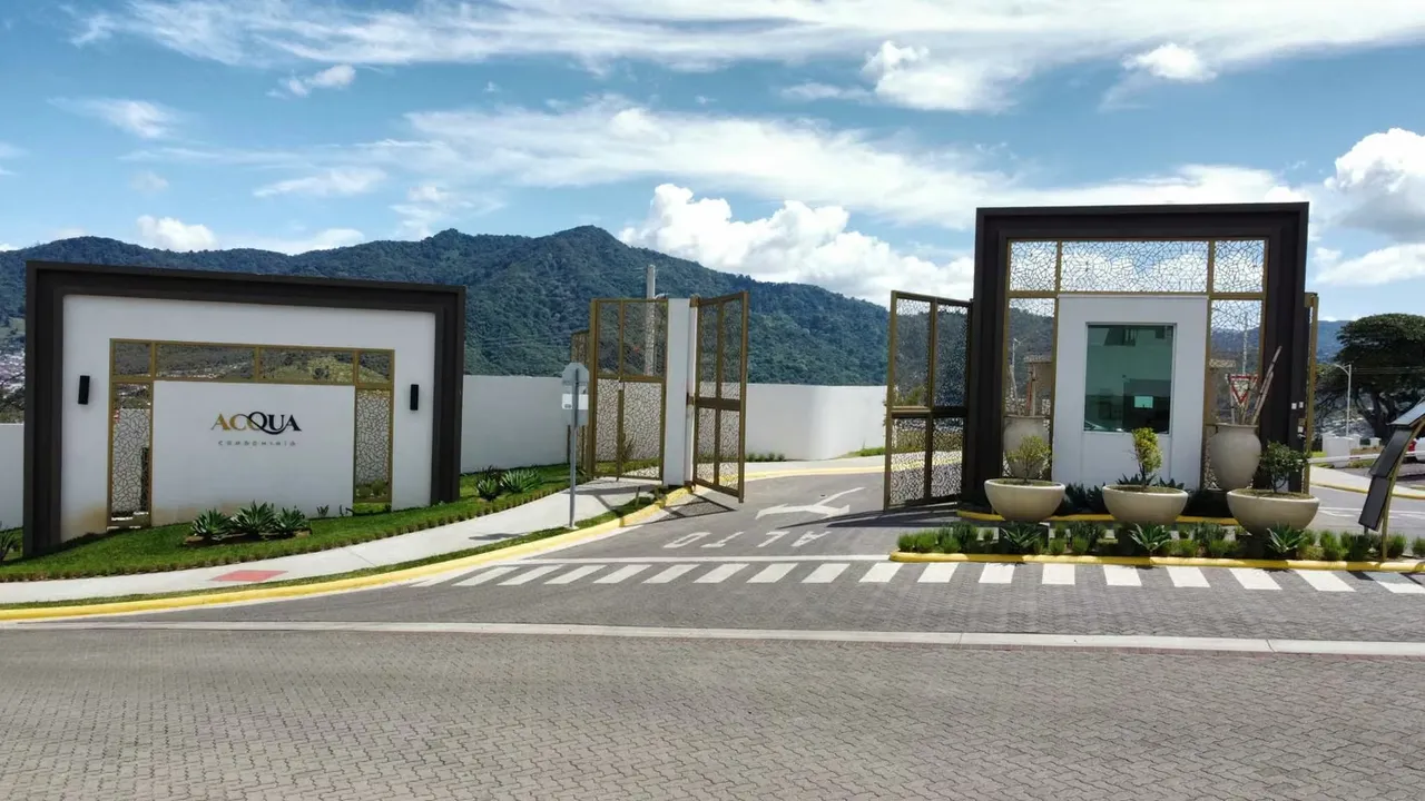 CASA EN CONDOMINIO ACQUA, CONCEPCION TRES RIOS, CODIGO AQ-116