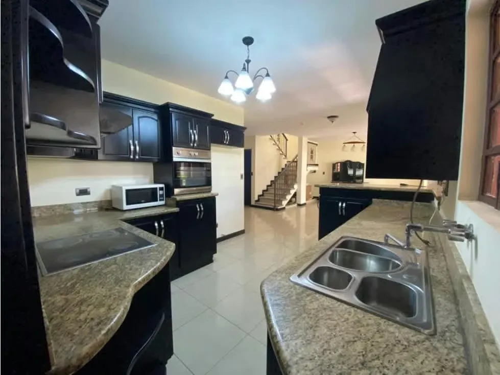Venta de Hermosa Casa con Piscina, San Vicente de Santo Domingo de Heredia — photo 4