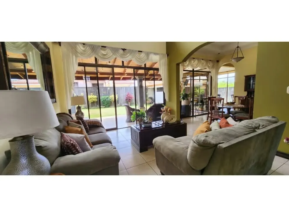 Venta de espectacular casa en Residencial en San Pablo de Heredia, muy cerca de la Universidad Nacional, Colegios, gimnasios, Fresh Market. — photo 4