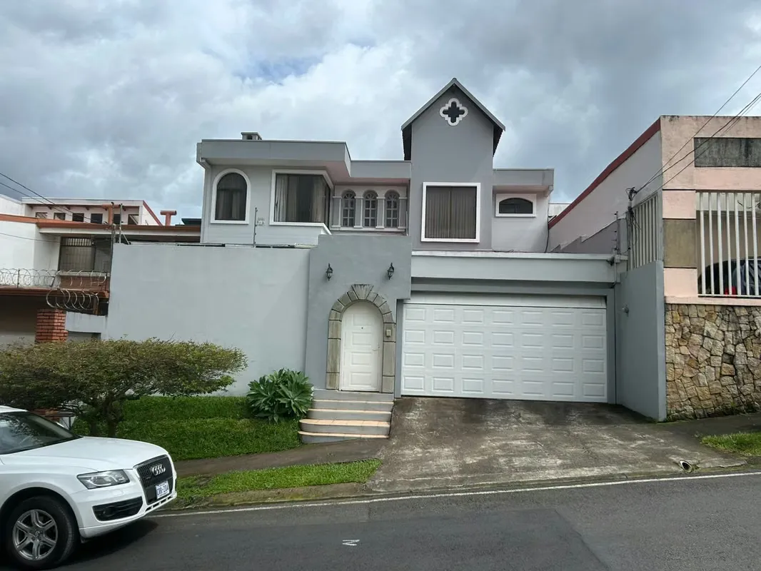 For Sale: House in Lomas de Ayarco Sur 5553