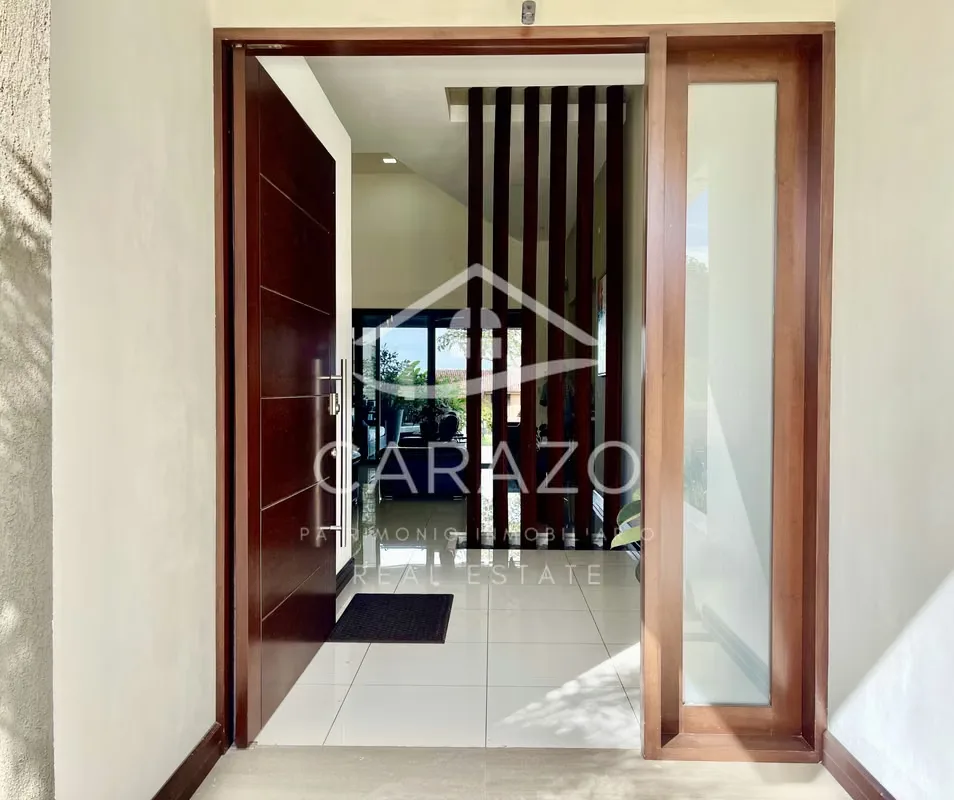 Exclusiva casa moderna en un solo nivel en Ciudad Hacienda Los Reyes