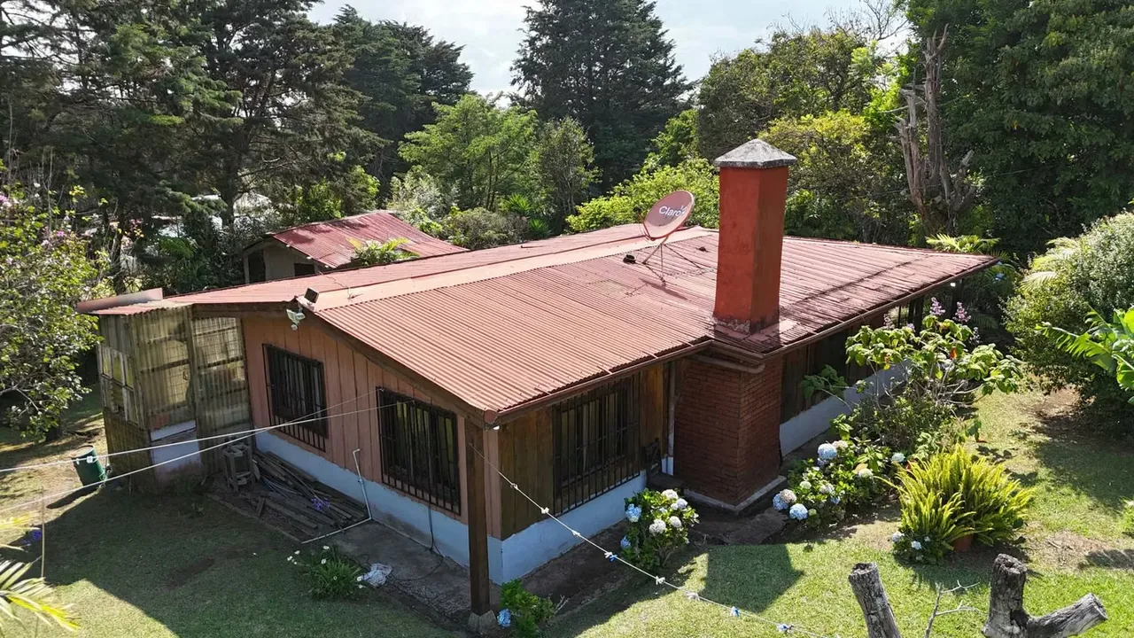 EN VENTA - AMPLIA PROPIEDAD CON CASA   Y LOCAL COMERCIAL -  FRAIJANES