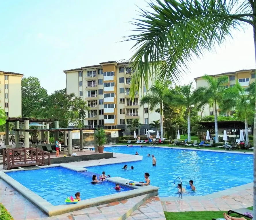 Te presento una oportunidad única en el Condominio Costa Linda, un lugar donde la comodidad, la seguridad y el estilo se encuentran. ... — photo 2