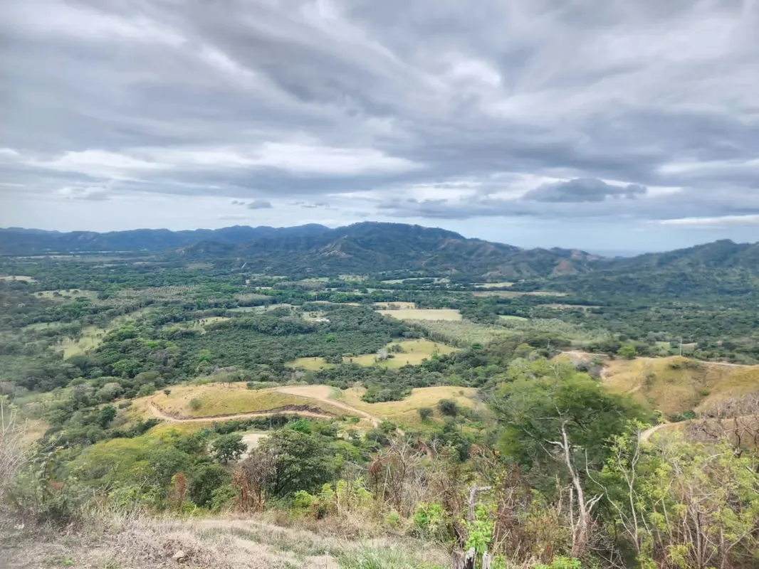 Finca en venta en Tempate, Santacruz, vistas al océano, con 2 casas
