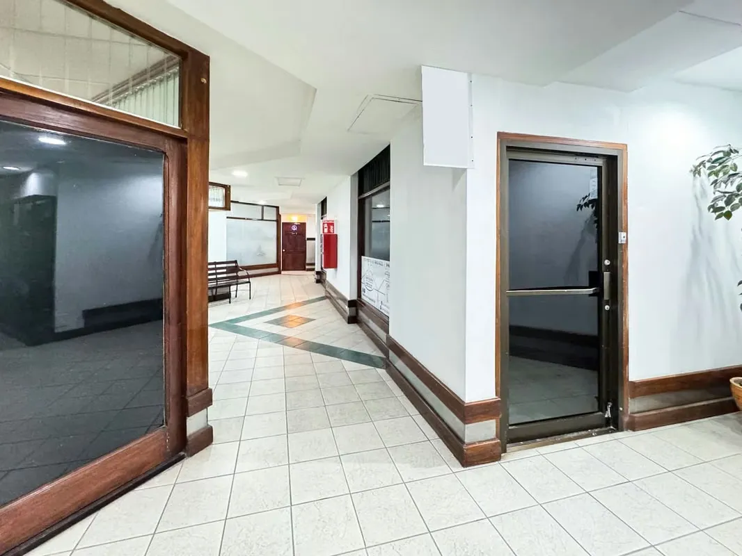 Offices for Rent in Commercial Building in Downtown San José (AD).