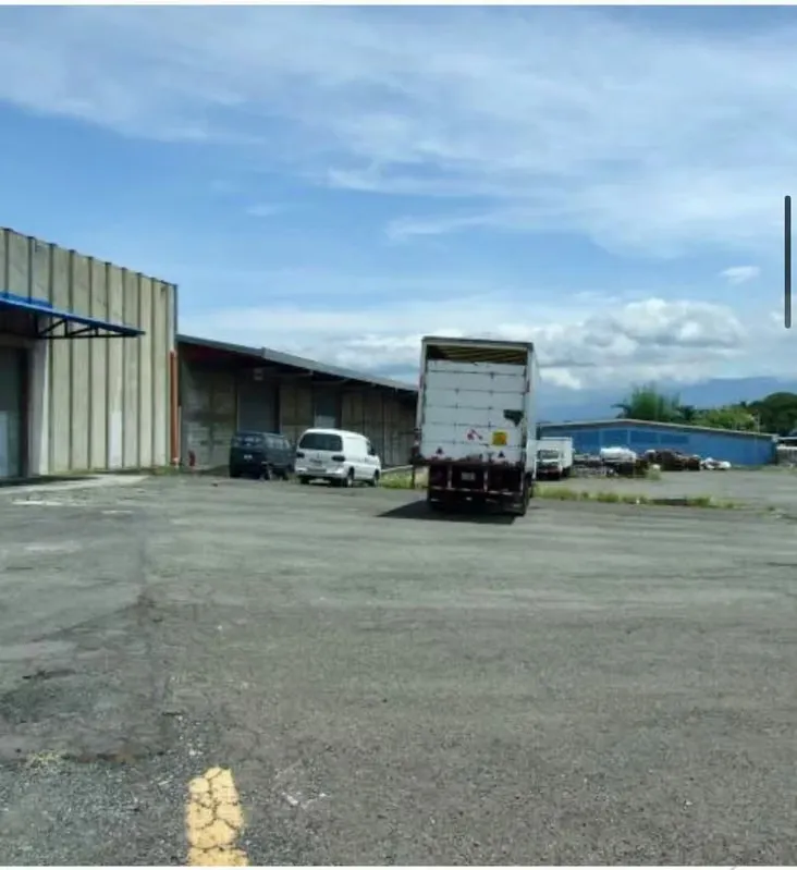 FOR SALE OR RENT- INDUSTRIAL COMPLEX IN URUCA!