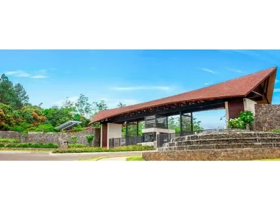 Casa Contemporánea en Hacienda Espavel