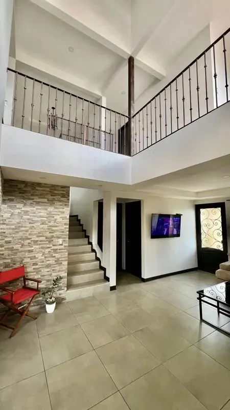 Escazú For Sale Beautiful Spacious House 4 Bedrooms Ample Parking