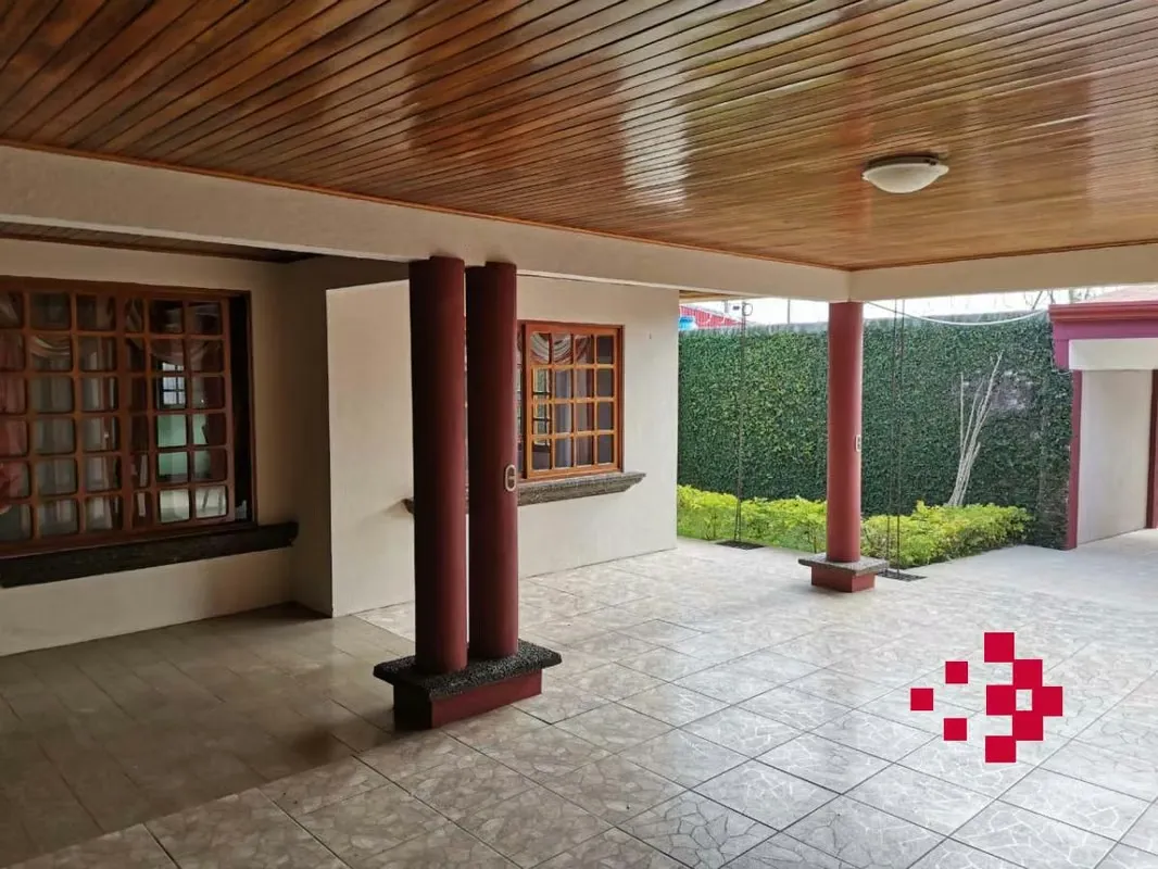 Venta de casa de una planta, con uso de suelo mixto, Santa Bárbara de Heredia.