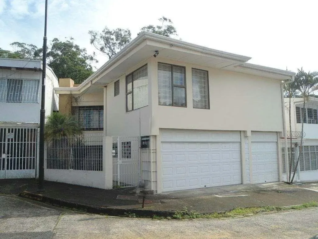 *Oportunidad Única: Edificio en Venta en Barrio Amón, Centro de la Capital*