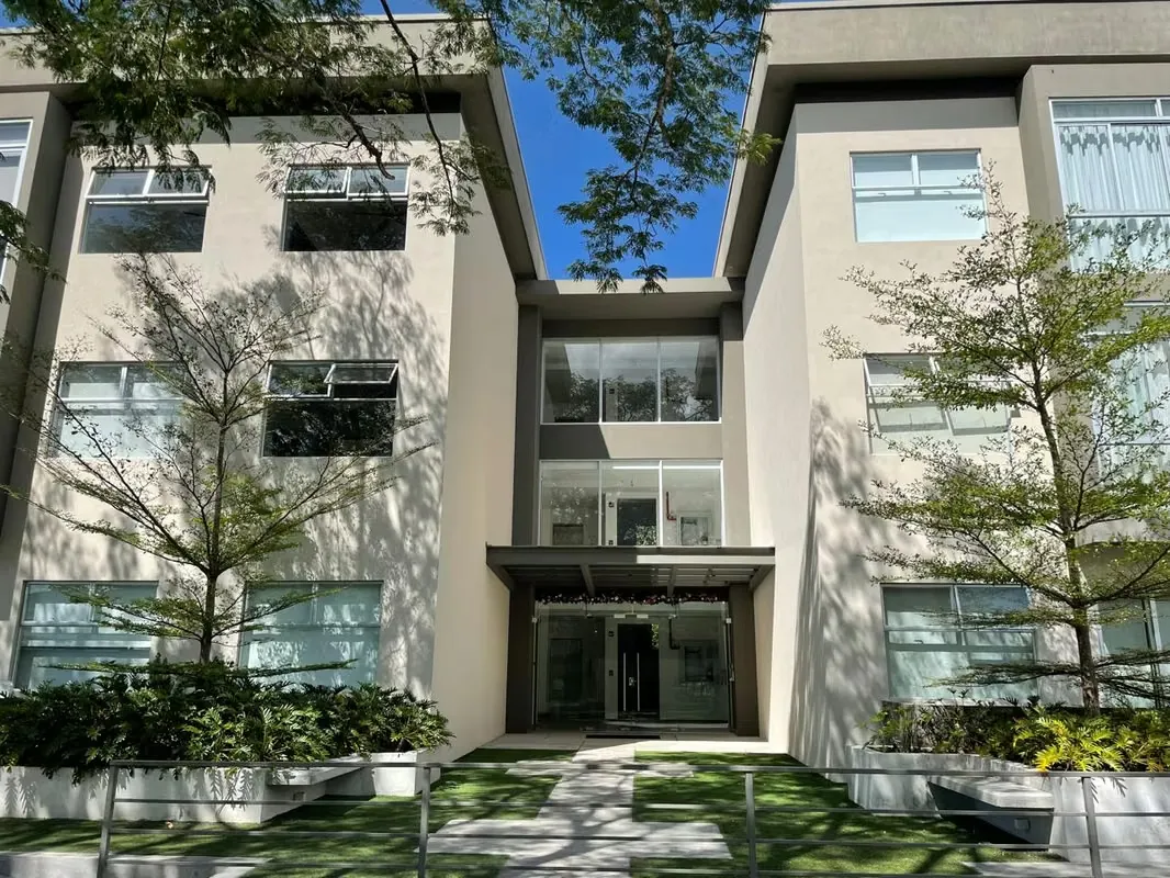 EXCLUSIVE APARTMENT FOR SALE IN SANTA ANA!