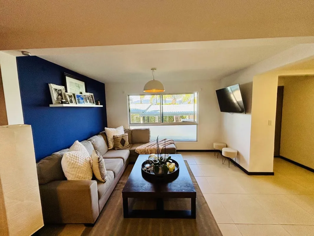Rebajado.Se vende apartamento en Condominio, San Antonio de Escazú.