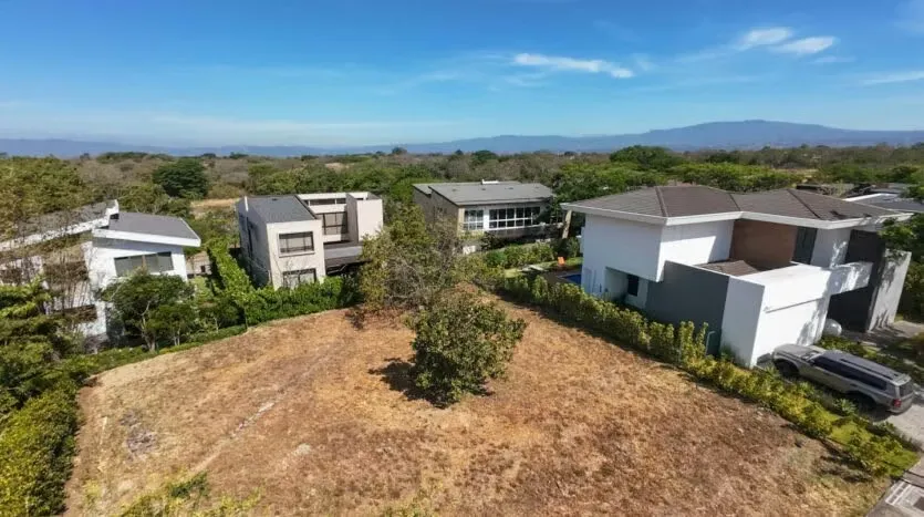 Venta de lote de 761 mts listo para construir en Hacienda Espinal