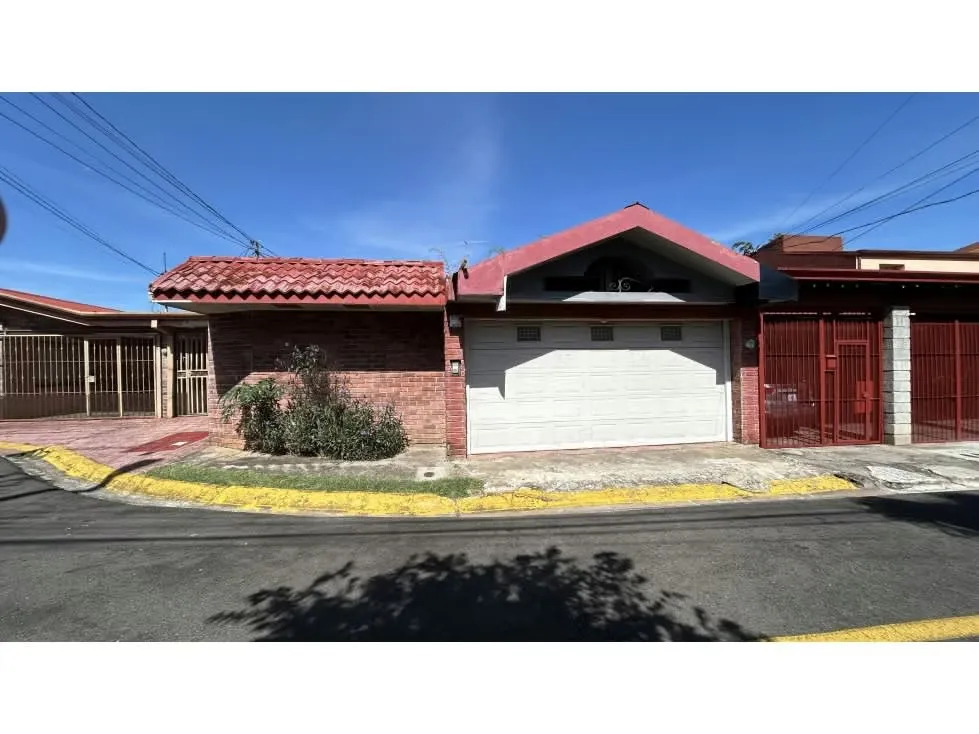 VENTA DE CASA GRANDE, HEREDIA POR EL ESTADIO 4112 (GC)