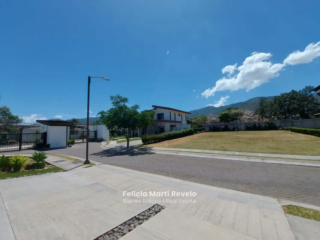 FOR SALE: Lot in an exclusive gated community. SANTA ANA