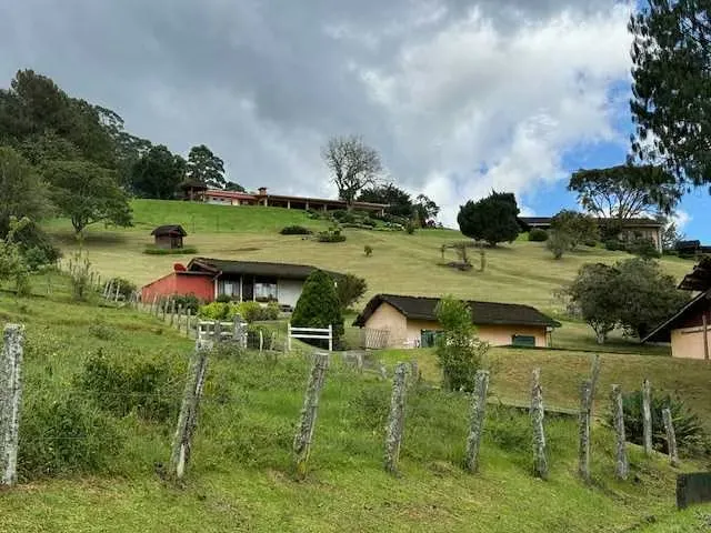 Venta de terreno con casa de una planta. Llano Grande, Cartago
