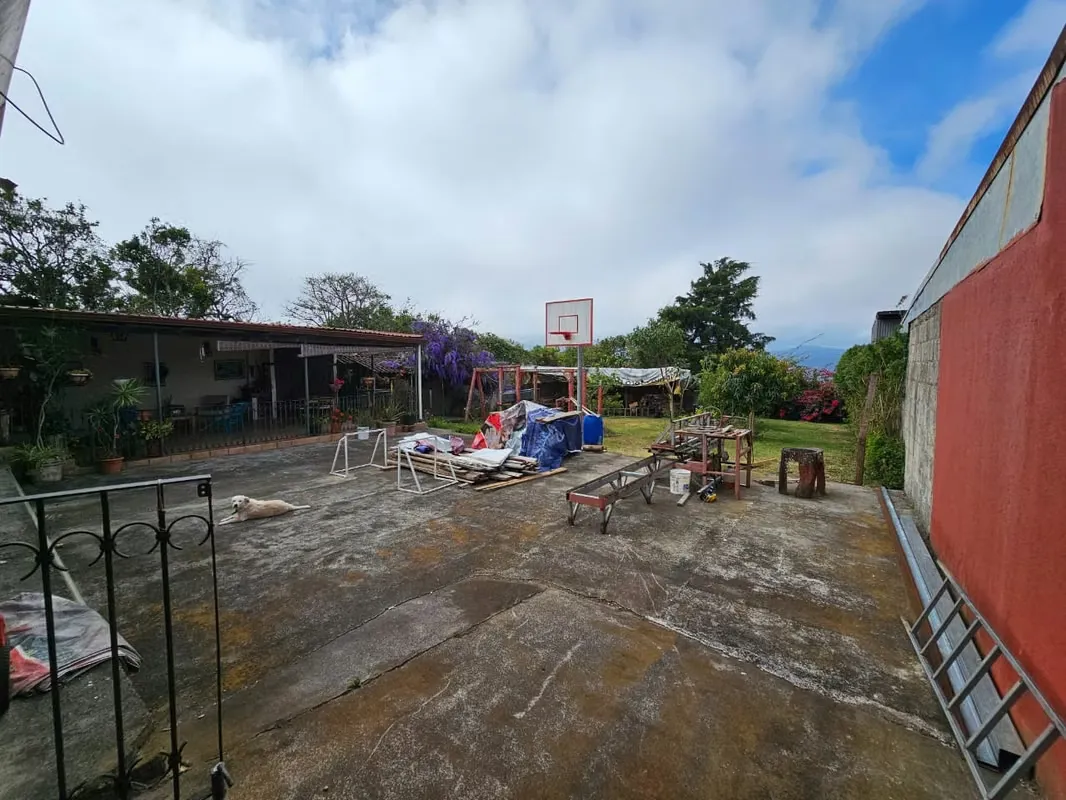 Property for Sale with House in Commercial Area on the Road to Irazú Volcano — photo 4