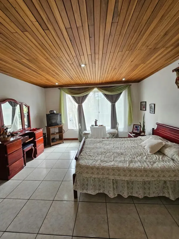 House with 2 floors, in La Uruca Robledal — photo 2