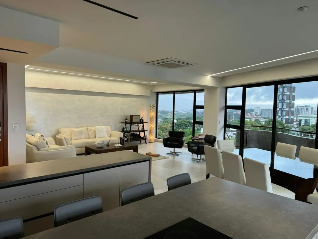 For sale: Luxurious apartment in Urbano Nunciatura, Rohrmoser.