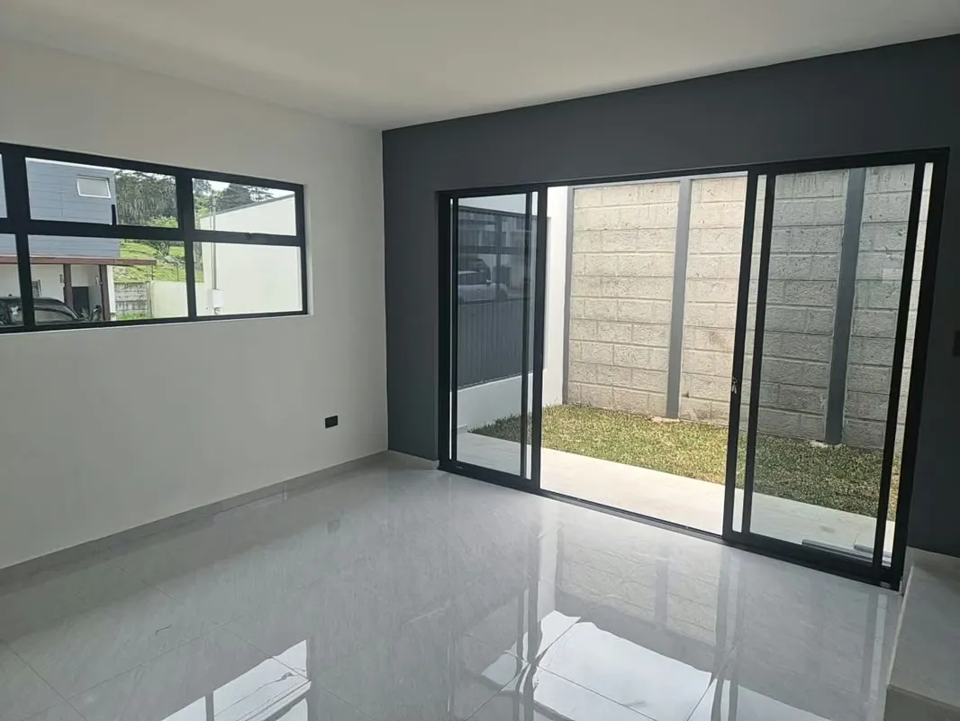 sala, comedor, cocina, patio, area de lavado, oficina amplia,2 bodegas, 2 dormitorios ( ... — photo 4