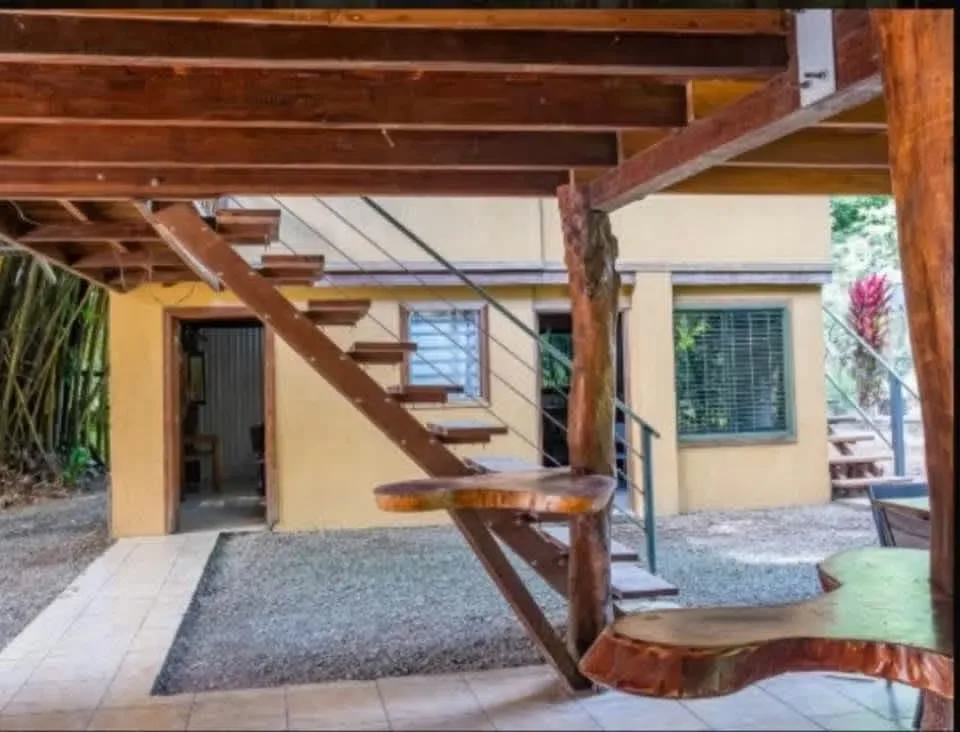 CABINAS EN VENTA, PLAYA CAHUITA, LIMÓN