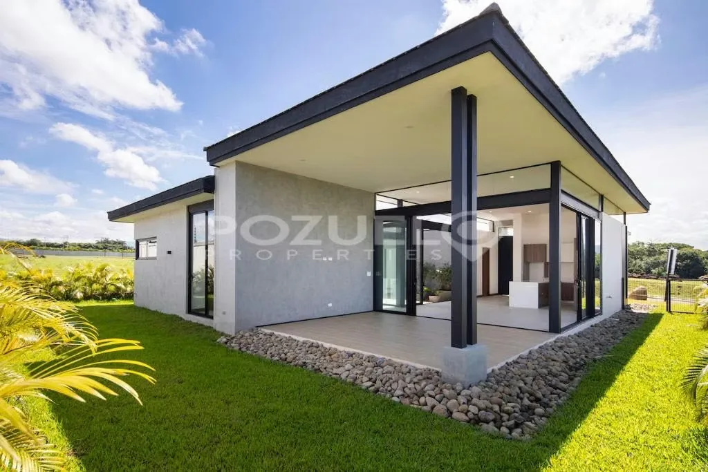 Modern home for rent in Green City