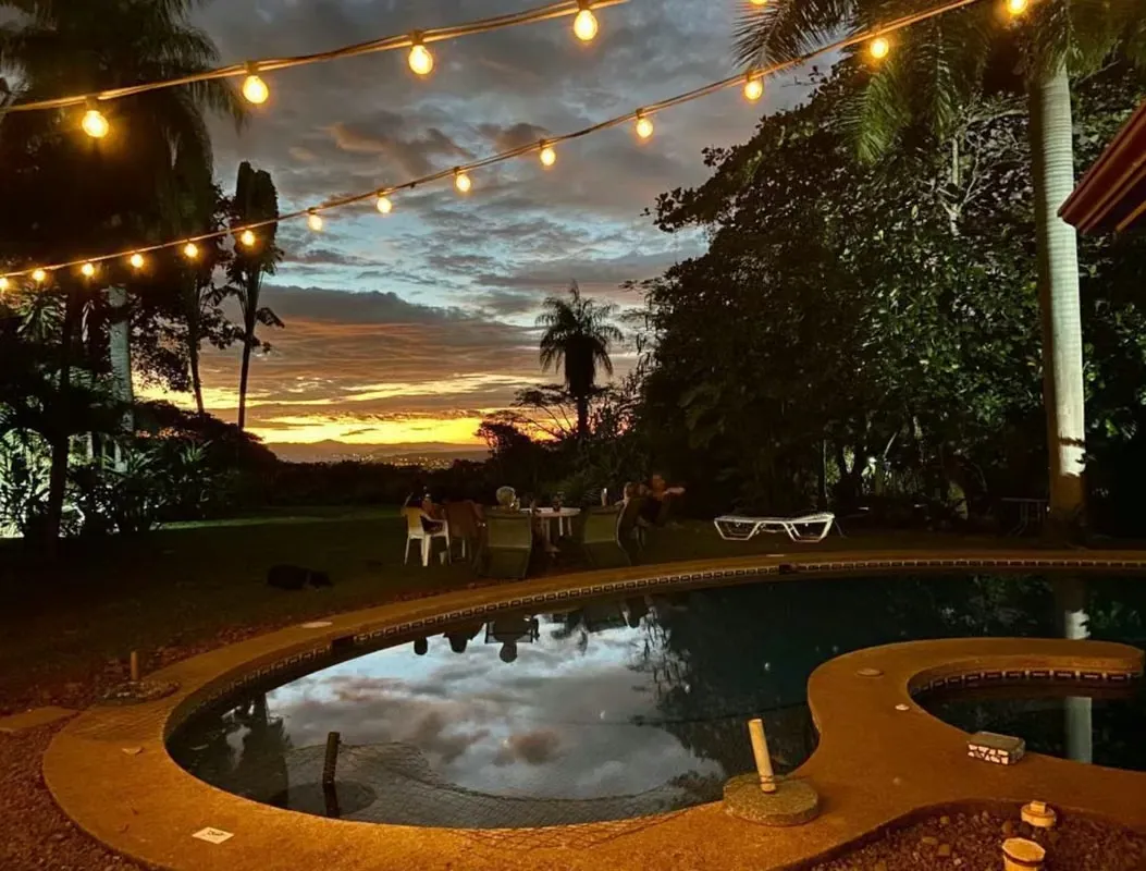Quinta for sale in Esparza!