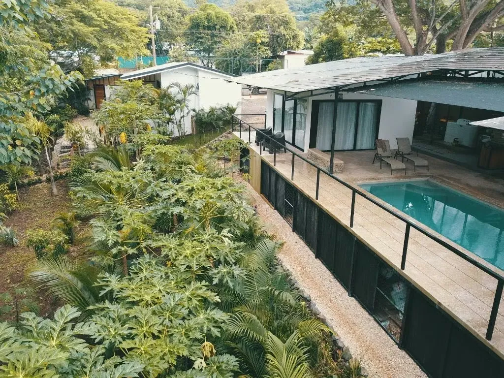 Located in the heart of Huacas, Guanacaste, this charming vacation complex blends functionality, ...