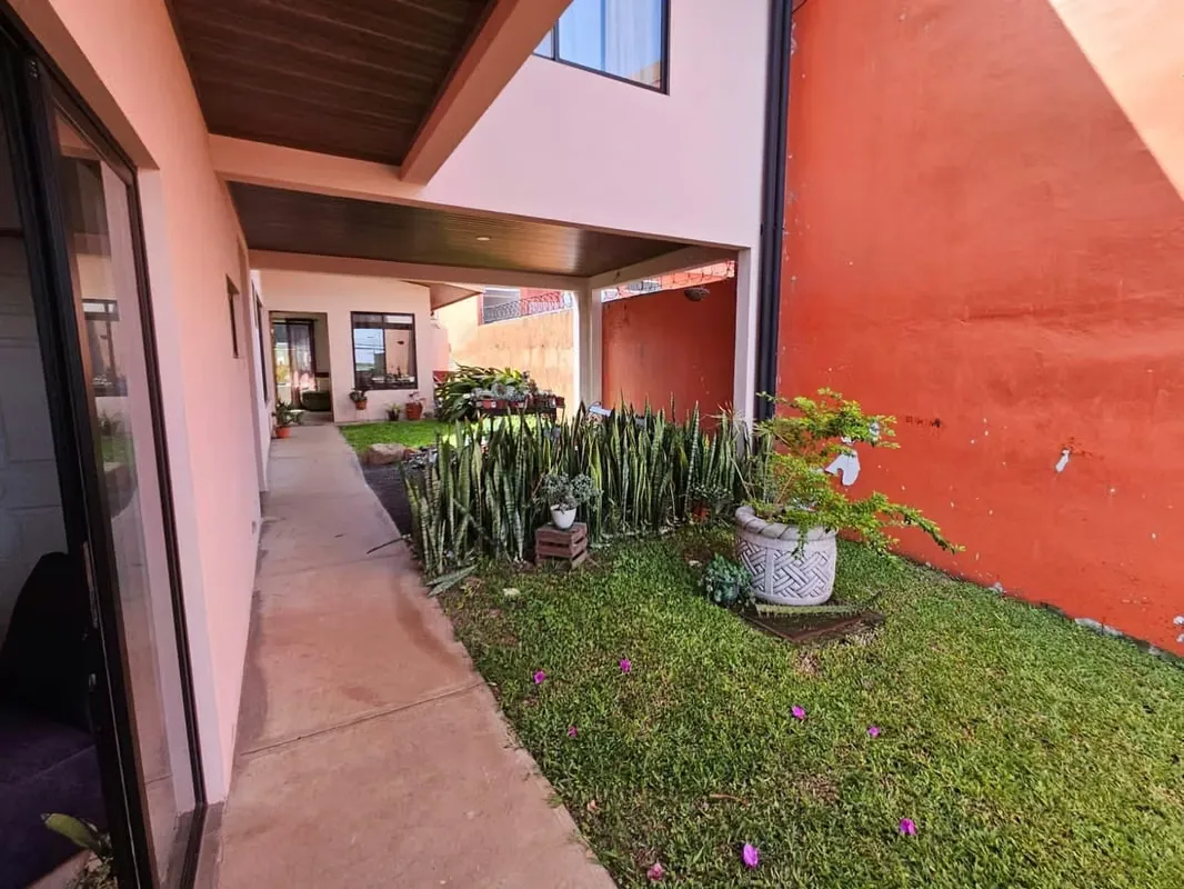Property with apartments for commercial use, San Isidro center — photo 3