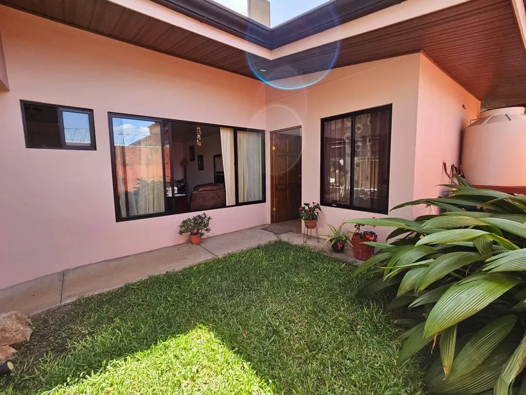 Property with apartments for commercial use, San Isidro center — photo 4