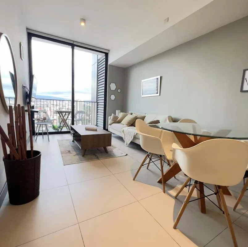 1 or 2 bedroom apartment in Torre Rohrmoser.