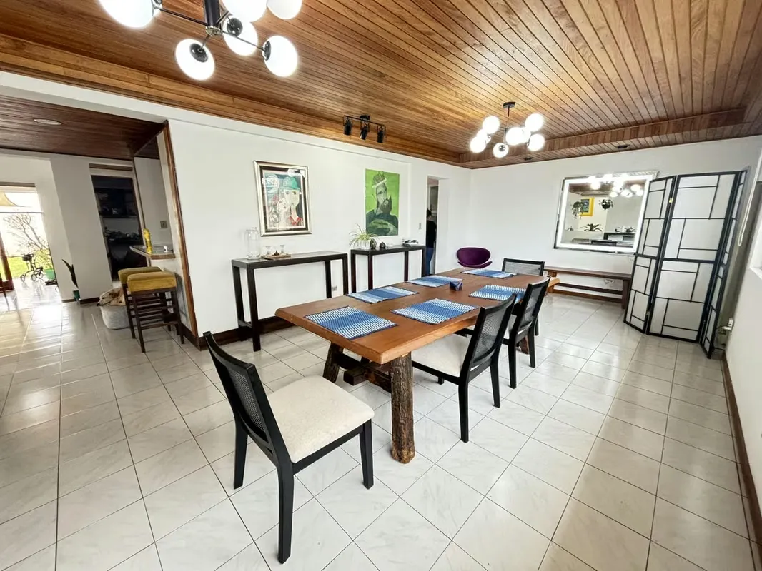 Casa 4 habitaciones Sabana Sur uso de suelo mixto