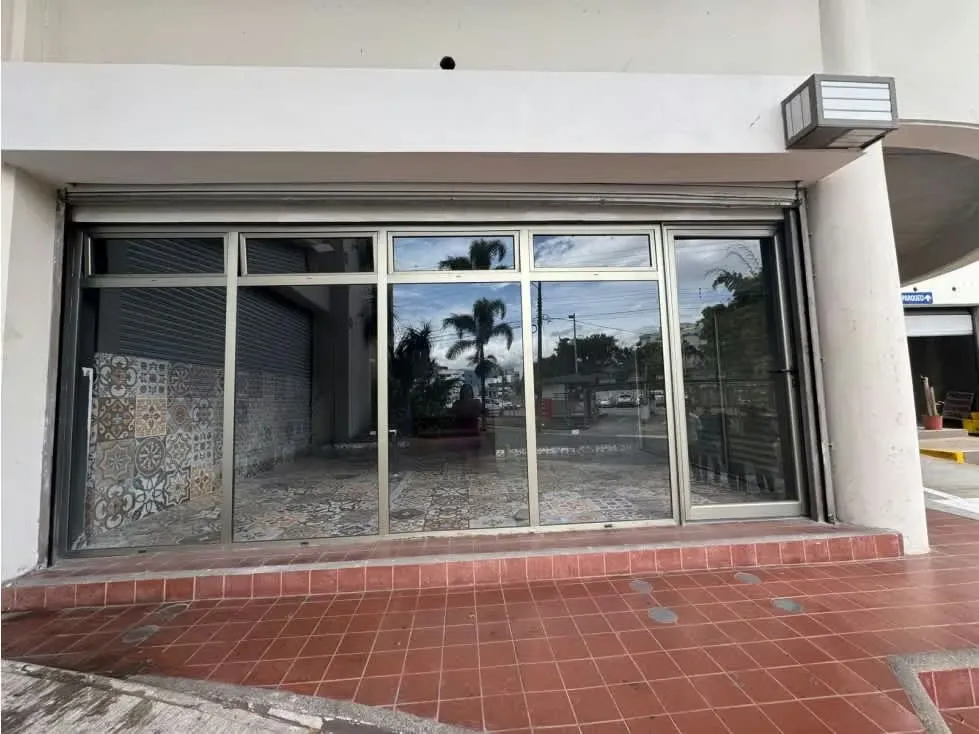 Alquiler Local Exclusivo para Cafetería en Plaza Antares, San Pedro. — photo 2