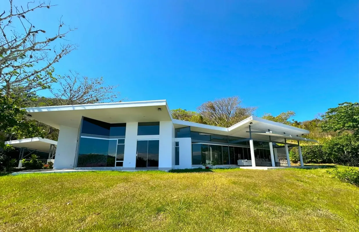 Casa en Venta en Santa Ana. Una Planta  con Piscina y Vista Espectacular  Hacienda Paraíso