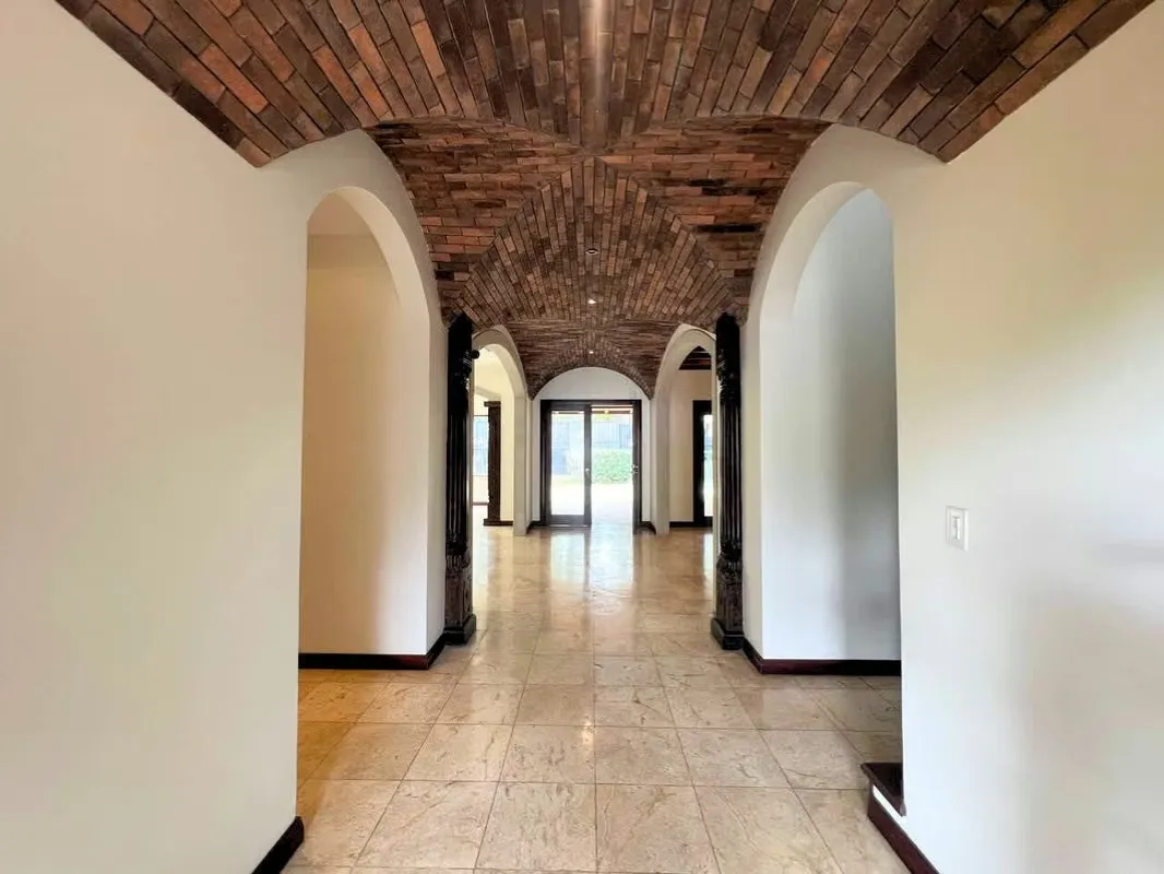 Casa en condominio en alquiler – Santa Ana, Lindora